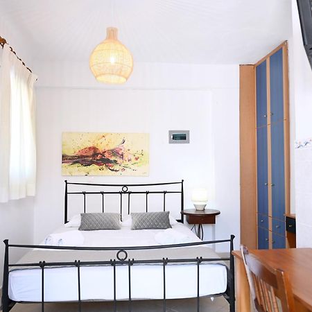 Oneiro Rooms Kythnos Kanala Bagian luar foto