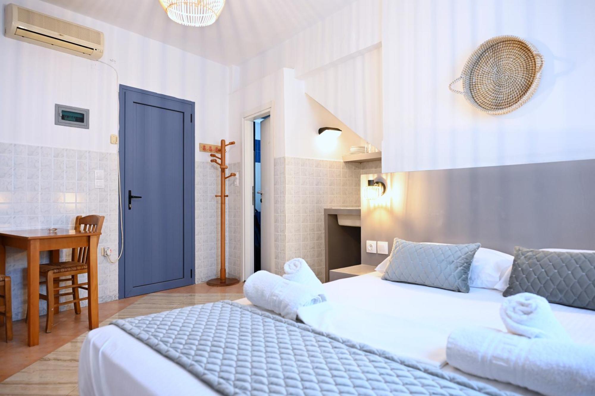 Oneiro Rooms Kythnos Kanala Bagian luar foto